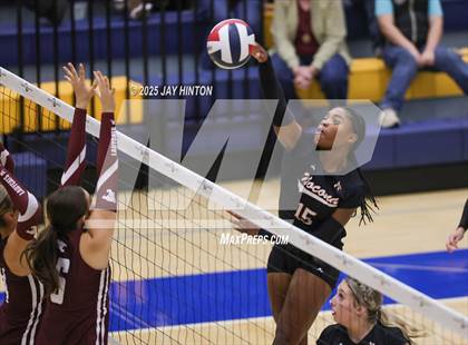 Thumbnail 3 in Nocona vs. Hawley (UIL 2A Area Playoff Division I) photogallery.