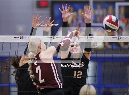 Thumbnail 3 in Nocona vs. Hawley (UIL 2A Area Playoff Division I) photogallery.