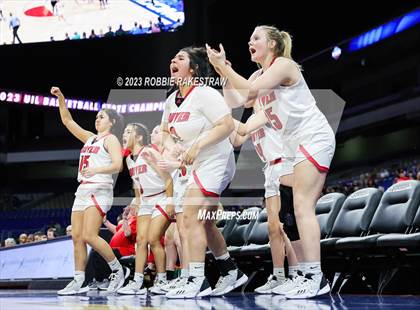 Thumbnail 1 in Gruver vs. Hearne (UIL 2A Basketball State Seminal) photogallery.