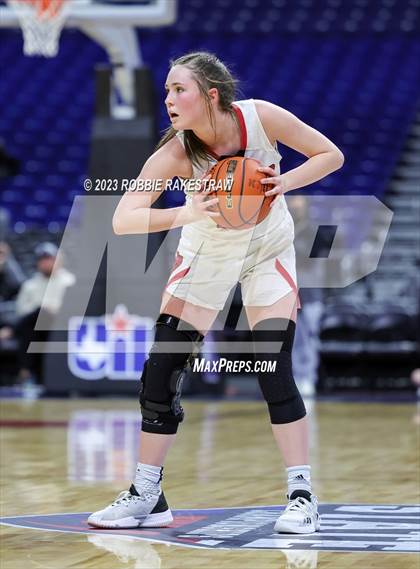 Thumbnail 3 in Gruver vs. Hearne (UIL 2A Basketball State Seminal) photogallery.