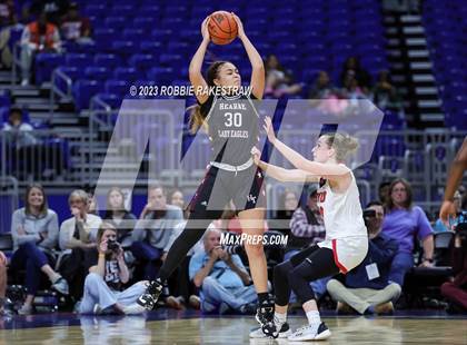 Thumbnail 1 in Gruver vs. Hearne (UIL 2A Basketball State Seminal) photogallery.