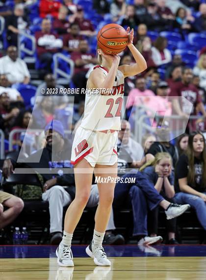 Thumbnail 2 in Gruver vs. Hearne (UIL 2A Basketball State Seminal) photogallery.