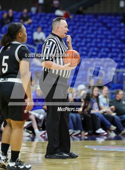 Thumbnail 3 in Gruver vs. Hearne (UIL 2A Basketball State Seminal) photogallery.