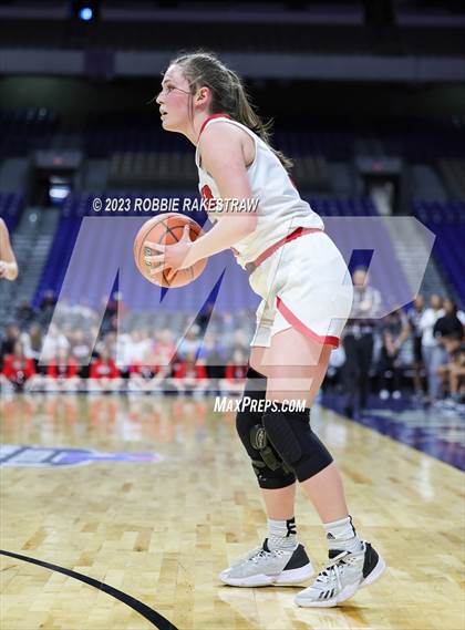 Thumbnail 1 in Gruver vs. Hearne (UIL 2A Basketball State Seminal) photogallery.