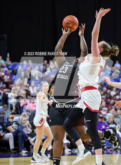 Thumbnail 1 in Gruver vs. Hearne (UIL 2A Basketball State Seminal) photogallery.