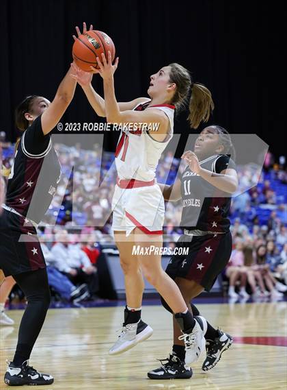 Thumbnail 1 in Gruver vs. Hearne (UIL 2A Basketball State Seminal) photogallery.