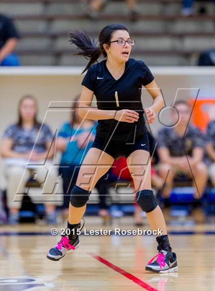 Thumbnail 1 in Alamo Heights vs. Edison (UIL 5A Bi-District Playoff) photogallery.