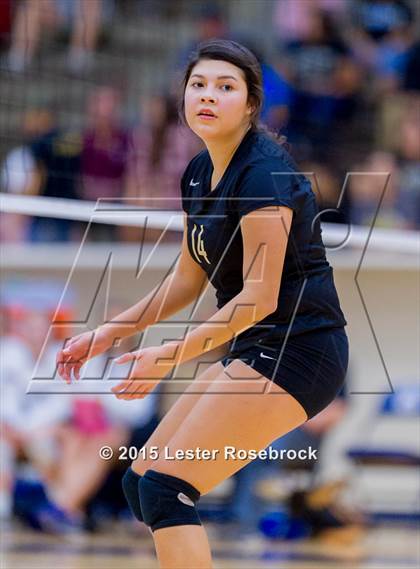 Thumbnail 2 in Alamo Heights vs. Edison (UIL 5A Bi-District Playoff) photogallery.