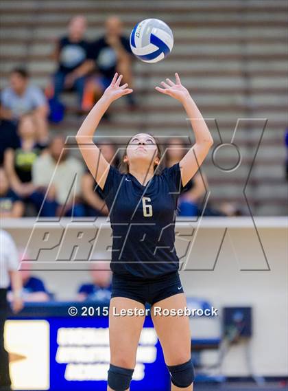 Thumbnail 3 in Alamo Heights vs. Edison (UIL 5A Bi-District Playoff) photogallery.