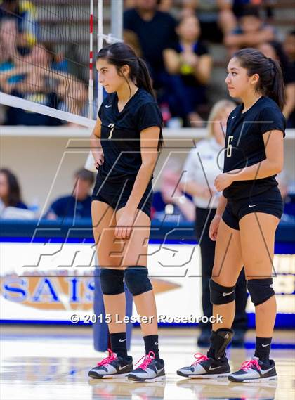 Thumbnail 3 in Alamo Heights vs. Edison (UIL 5A Bi-District Playoff) photogallery.