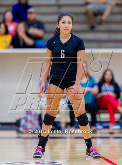 Thumbnail 3 in Alamo Heights vs. Edison (UIL 5A Bi-District Playoff) photogallery.