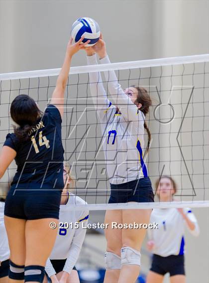 Thumbnail 2 in Alamo Heights vs. Edison (UIL 5A Bi-District Playoff) photogallery.