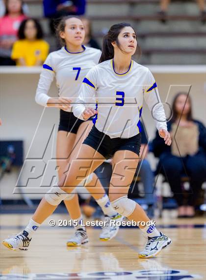 Thumbnail 2 in Alamo Heights vs. Edison (UIL 5A Bi-District Playoff) photogallery.