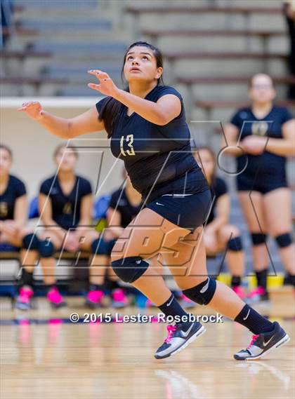 Thumbnail 3 in Alamo Heights vs. Edison (UIL 5A Bi-District Playoff) photogallery.