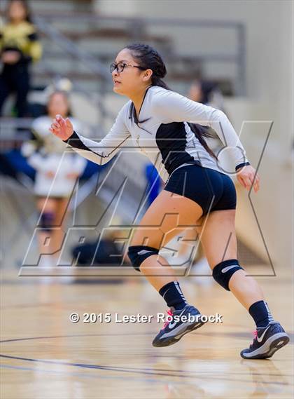 Thumbnail 3 in Alamo Heights vs. Edison (UIL 5A Bi-District Playoff) photogallery.