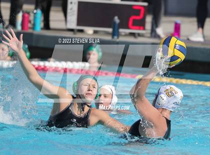 Thumbnail 3 in El Camino vs. Helix (San Diego Open) photogallery.