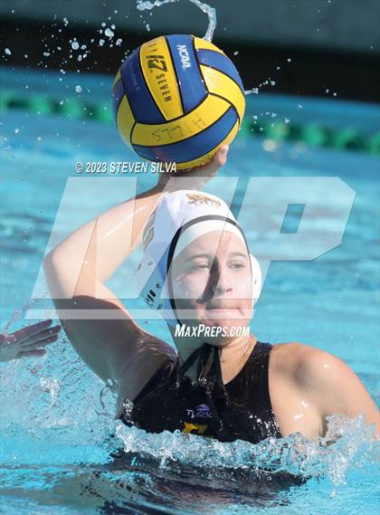 Thumbnail 2 in El Camino vs. Helix (San Diego Open) photogallery.
