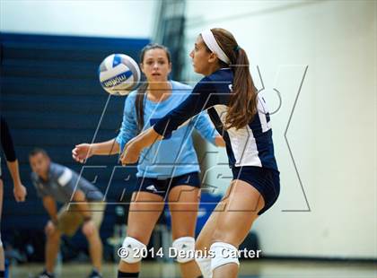 Thumbnail 3 in Kell vs. Pope photogallery.