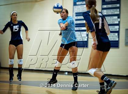 Thumbnail 1 in Kell vs. Pope photogallery.