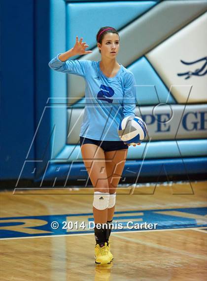 Thumbnail 1 in Kell vs. Pope photogallery.
