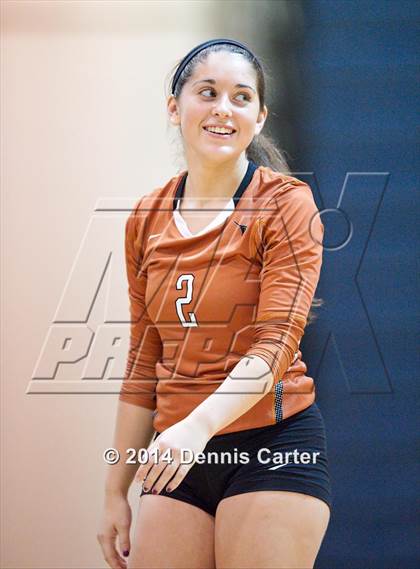 Thumbnail 3 in Kell vs. Pope photogallery.