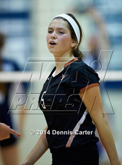 Thumbnail 1 in Kell vs. Pope photogallery.