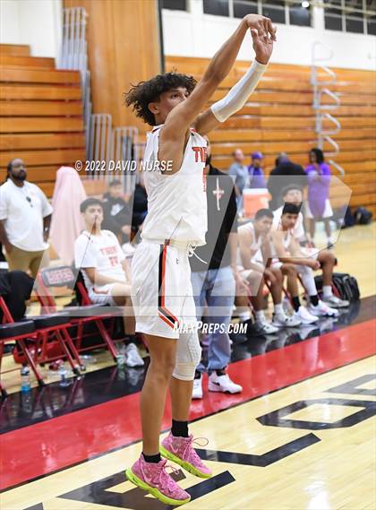 Thumbnail 3 in Wasco vs. Highland photogallery.