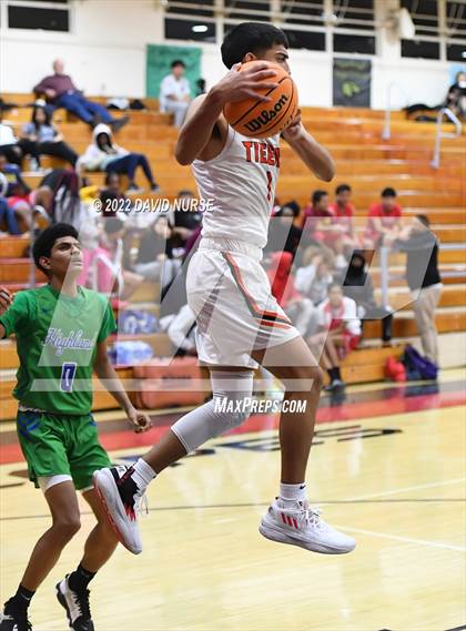 Thumbnail 3 in Wasco vs. Highland photogallery.