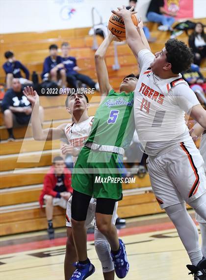 Thumbnail 1 in Wasco vs. Highland photogallery.