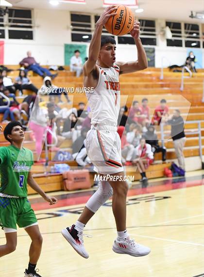 Thumbnail 2 in Wasco vs. Highland photogallery.