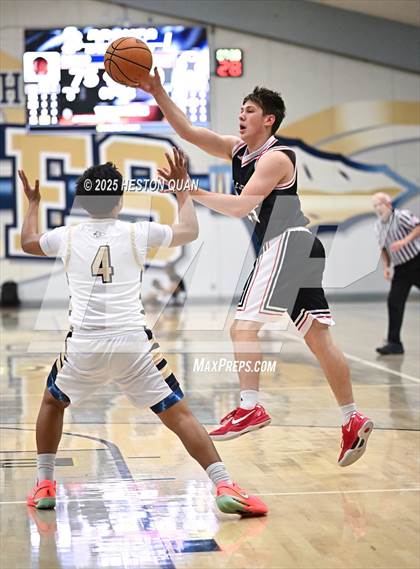 Thumbnail 2 in Palos Verdes vs. St. John Bosco (Bosco Classic) photogallery.
