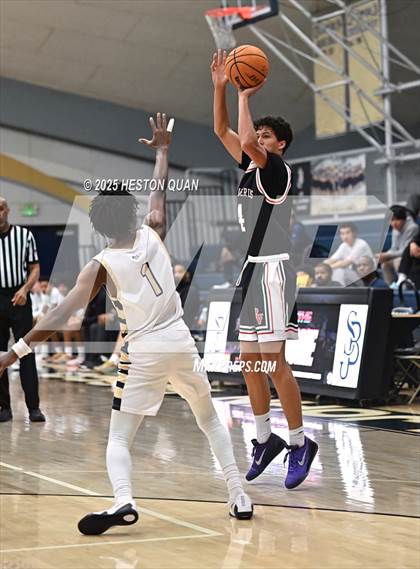 Thumbnail 1 in Palos Verdes vs. St. John Bosco (Bosco Classic) photogallery.