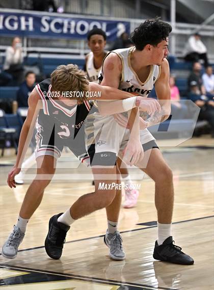 Thumbnail 2 in Palos Verdes vs. St. John Bosco (Bosco Classic) photogallery.