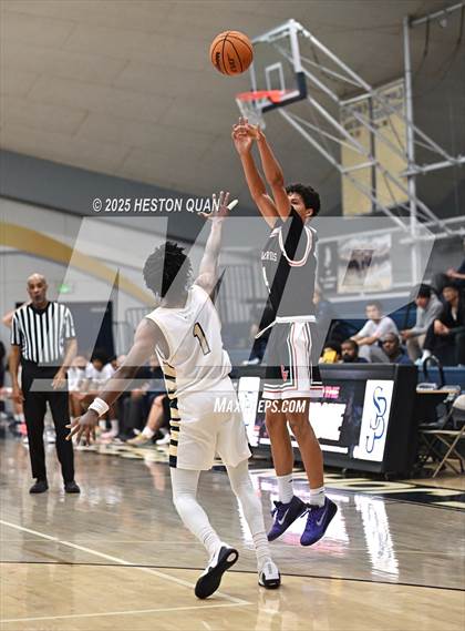 Thumbnail 2 in Palos Verdes vs. St. John Bosco (Bosco Classic) photogallery.