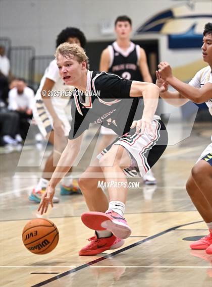 Thumbnail 3 in Palos Verdes vs. St. John Bosco (Bosco Classic) photogallery.