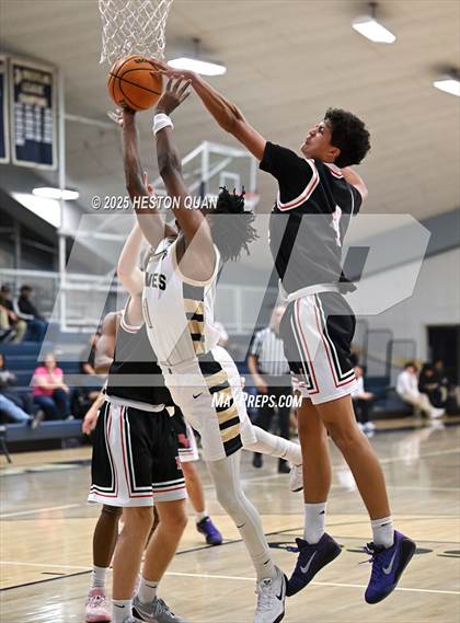 Thumbnail 2 in Palos Verdes vs. St. John Bosco (Bosco Classic) photogallery.