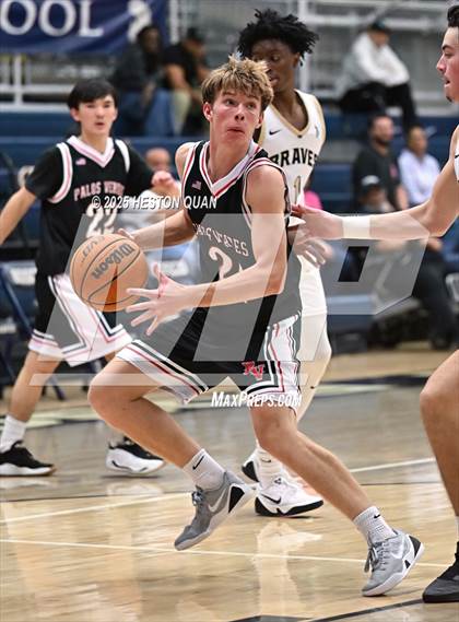 Thumbnail 3 in Palos Verdes vs. St. John Bosco (Bosco Classic) photogallery.