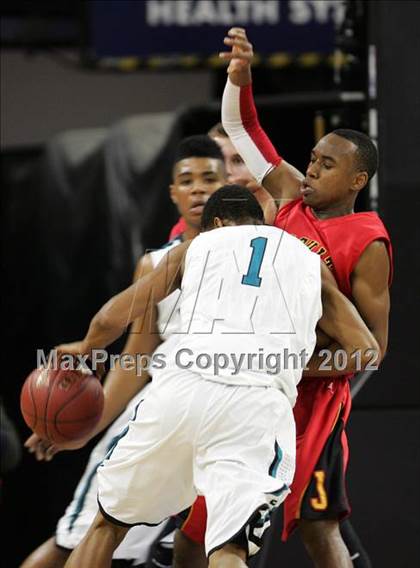Thumbnail 2 in Sheldon vs. Jesuit (CIF D1 NorCal Regional Final) photogallery.