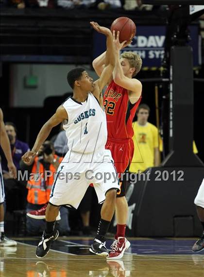Thumbnail 1 in Sheldon vs. Jesuit (CIF D1 NorCal Regional Final) photogallery.