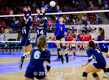 Thumbnail 3 in Platte Valley vs. Coal Ridge (CHSAA 3A Playoff) photogallery.