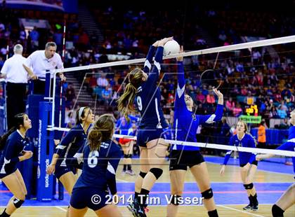 Thumbnail 3 in Platte Valley vs. Coal Ridge (CHSAA 3A Playoff) photogallery.