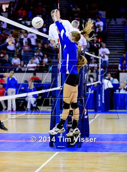 Thumbnail 1 in Platte Valley vs. Coal Ridge (CHSAA 3A Playoff) photogallery.