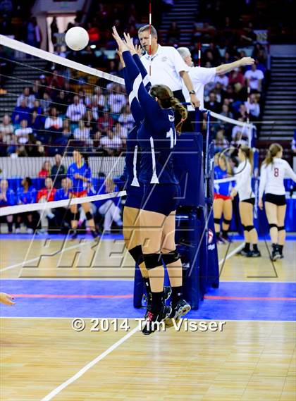 Thumbnail 3 in Platte Valley vs. Coal Ridge (CHSAA 3A Playoff) photogallery.