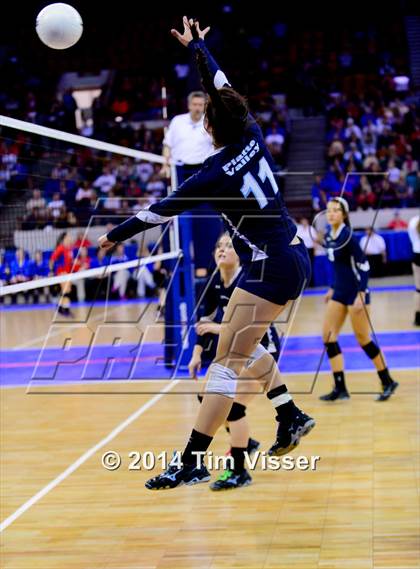 Thumbnail 3 in Platte Valley vs. Coal Ridge (CHSAA 3A Playoff) photogallery.