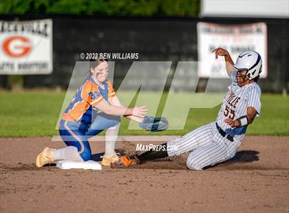 Thumbnail 2 in Cottondale vs Graceville (FHSAA 1A District 3 Quarterfinal) photogallery.