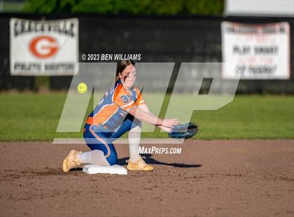 Thumbnail 1 in Cottondale vs Graceville (FHSAA 1A District 3 Quarterfinal) photogallery.