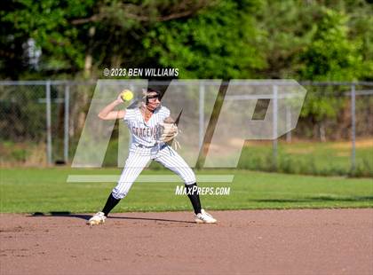 Thumbnail 3 in Cottondale vs Graceville (FHSAA 1A District 3 Quarterfinal) photogallery.