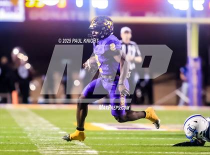 Thumbnail 2 in Lanier @ Liberty Hill (UIL 5A D2 Football Bi-District) photogallery.