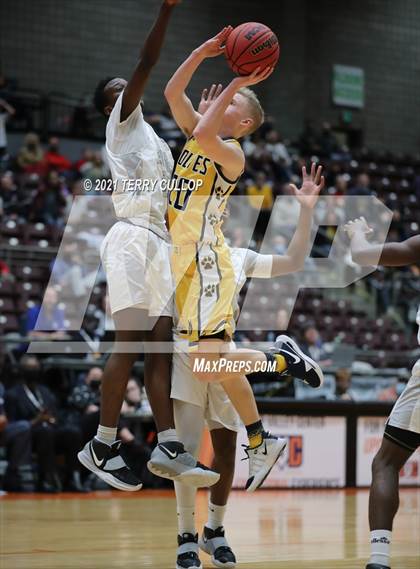Thumbnail 3 in Enterprise vs. Layton Christian Academy (UHSAA 2A Final) photogallery.