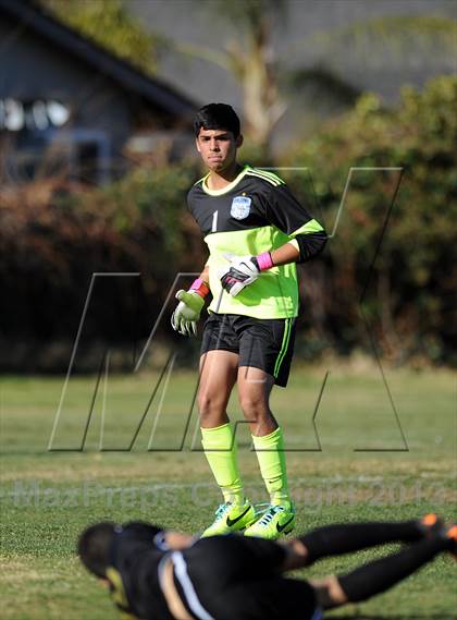 Thumbnail 3 in Crescenta Valley vs. Valencia photogallery.